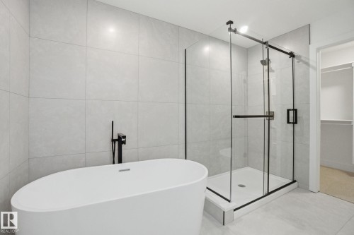 1405 Osprey Crest, Edmonton, AB - Indoor Photo Showing Bathroom