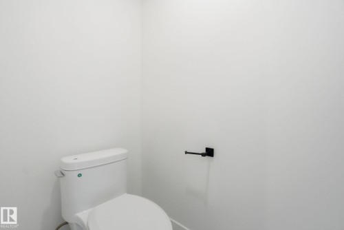 1405 Osprey Crest, Edmonton, AB - Indoor Photo Showing Bathroom