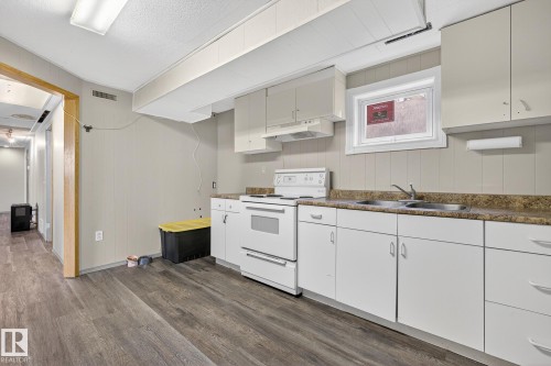 320 1 Avenue, Thorhild, AB - Indoor Photo Showing Kitchen With Double Sink