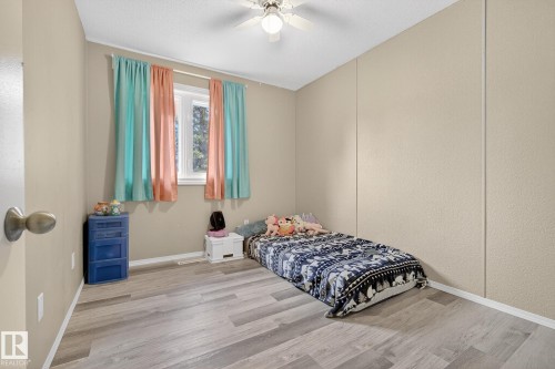 320 1 Avenue, Thorhild, AB - Indoor Photo Showing Bedroom