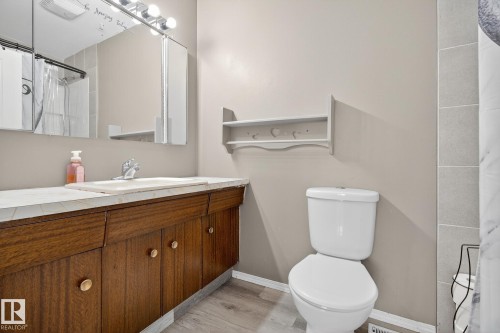 320 1 Avenue, Thorhild, AB - Indoor Photo Showing Bathroom