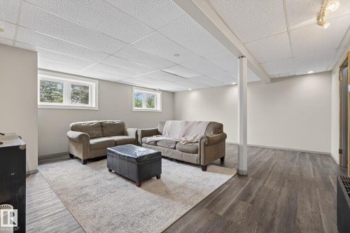 320 1 Avenue, Thorhild, AB - Indoor