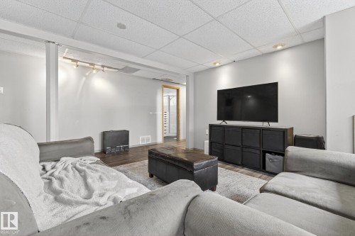 320 1 Avenue, Thorhild, AB - Indoor Photo Showing Living Room