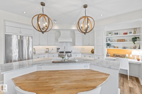 1020 Genesis Lake Boulevard, Stony Plain, AB - Indoor Photo Showing Kitchen