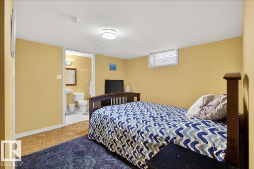 Bedroom featuring baseboards and carpet flooring - 4519 Turner Square Square, Edmonton, AB - Indoor Photo Showing Bedroom