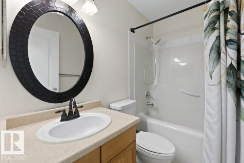 10804 183 Avenue, Edmonton, AB - Indoor Photo Showing Bathroom