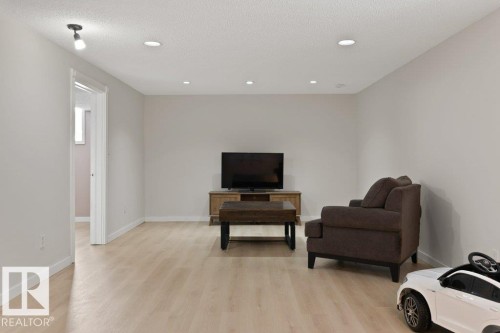 10804 183 Avenue, Edmonton, AB - Indoor