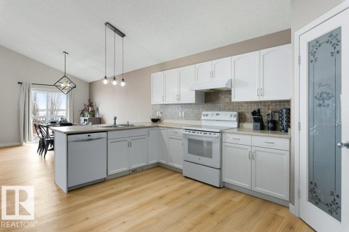 10804 183 Avenue, Edmonton, AB - Indoor Photo Showing Kitchen