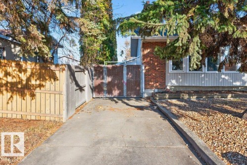 17232 76 Avenue, Edmonton, AB - Outdoor