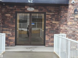 108 42 Summerwood Boulevard  Sherwood Park, AB T8H 0C3