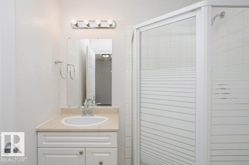 10342 150 Street, Edmonton, AB - Indoor Photo Showing Bathroom