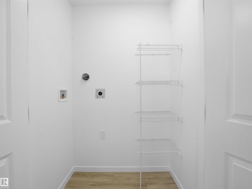 62 525 Secord Boulevard, Edmonton, AB - Indoor With Storage