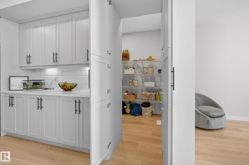 View of pantry - 19286 22A Avenue, Edmonton, AB 