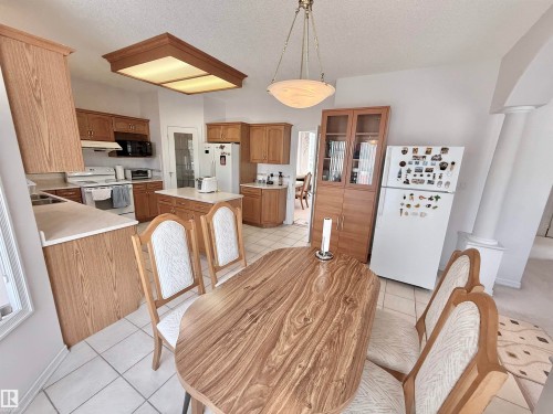 8416 160A Avenue, Edmonton, AB 