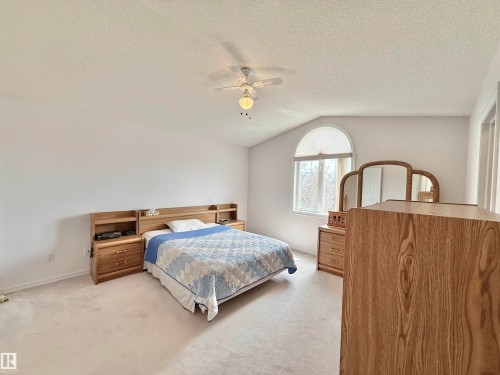 8416 160A Avenue, Edmonton, AB 