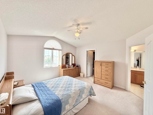 8416 160A Avenue, Edmonton, AB 