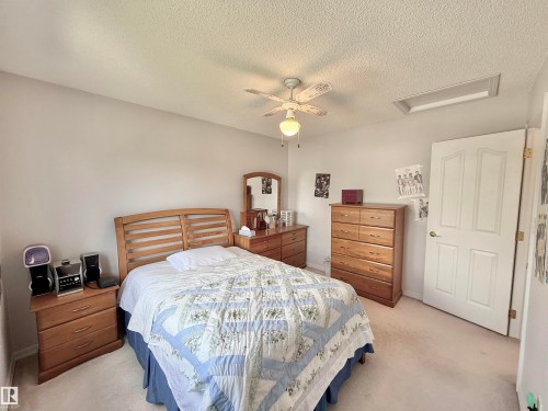 8416 160A Avenue, Edmonton, AB 