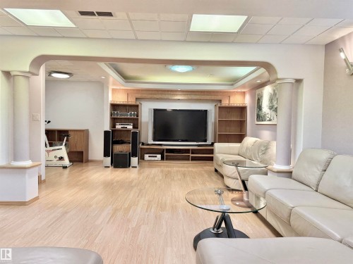 8416 160A Avenue, Edmonton, AB 