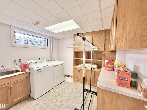 8416 160A Avenue, Edmonton, AB 