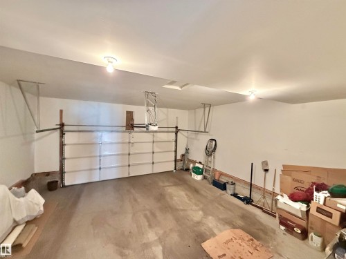 8416 160A Avenue, Edmonton, AB 