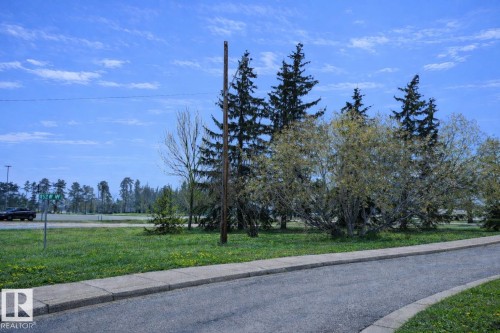 15236 94A Street, Edmonton, AB 