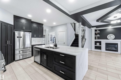 16232 137 Street, Edmonton, AB - Indoor Photo Showing Kitchen With Double Sink With Upgraded Kitchen
