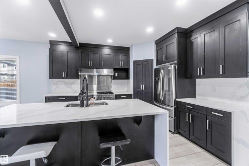 16232 137 Street, Edmonton, AB - Indoor Photo Showing Kitchen With Upgraded Kitchen
