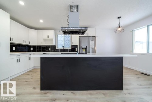 11523 82 Street, Edmonton, AB - Indoor Photo Showing Kitchen