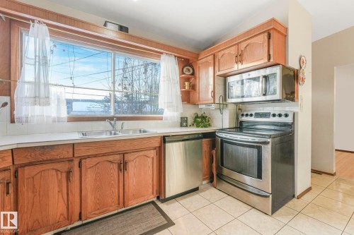 16611 90 Avenue, Edmonton, AB - Indoor Photo Showing Kitchen With Double Sink