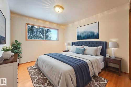 16611 90 Avenue, Edmonton, AB - Indoor Photo Showing Bedroom