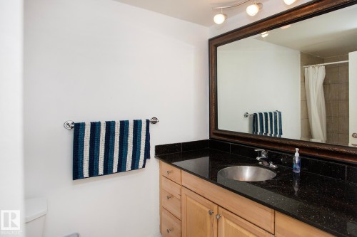 104 9925 83 Avenue, Edmonton, AB - Indoor Photo Showing Bathroom