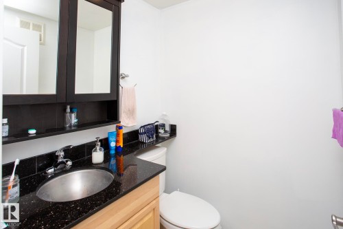 104 9925 83 Avenue, Edmonton, AB - Indoor Photo Showing Bathroom