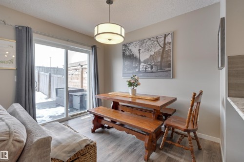 921 Ebbers Crescent, Edmonton, AB - Indoor Photo Showing Dining Room