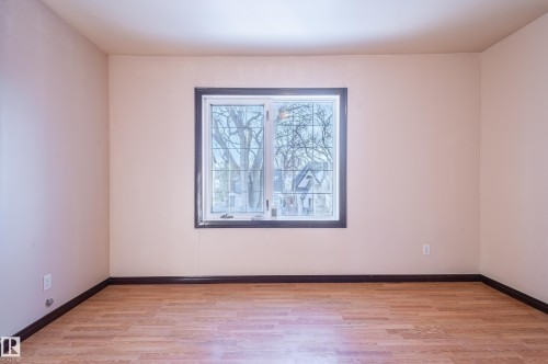 10918 81 Avenue, Edmonton, AB - Indoor Photo Showing Other Room