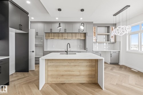 416 Pine Point(E), Leduc, AB - Indoor Photo Showing Kitchen With Upgraded Kitchen