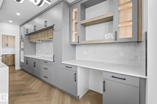 416 Pine Point(E), Leduc, AB - Indoor Photo Showing Kitchen