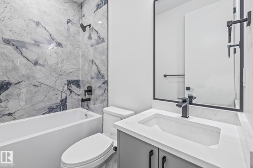 416 Pine Point(E), Leduc, AB - Indoor Photo Showing Bathroom