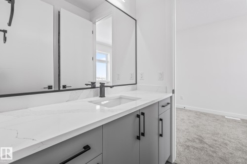 416 Pine Point(E), Leduc, AB - Indoor Photo Showing Bathroom