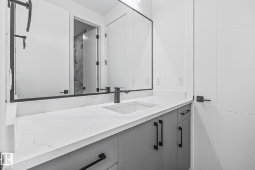 416 Pine Point(E), Leduc, AB - Indoor Photo Showing Bathroom