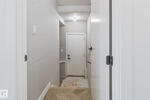 416 Pine Point(E), Leduc, AB - Indoor Photo Showing Other Room