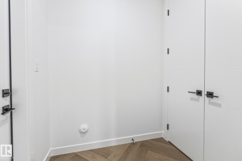 416 Pine Point(E), Leduc, AB - Indoor Photo Showing Other Room
