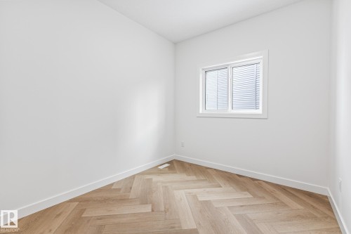 416 Pine Point(E), Leduc, AB - Indoor Photo Showing Other Room