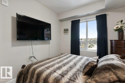832 200 Bellerose Drive, St. Albert, AB - Indoor Photo Showing Bedroom