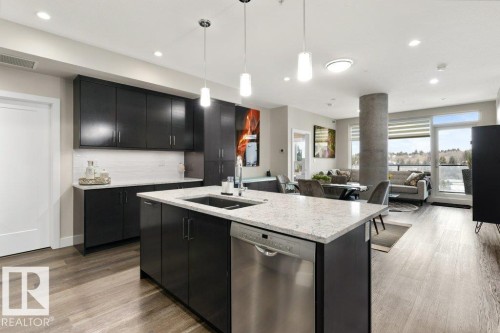 832 200 Bellerose Drive, St. Albert, AB - Indoor Photo Showing Kitchen With Double Sink With Upgraded Kitchen
