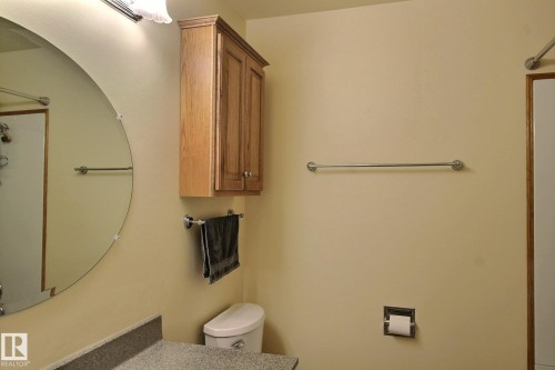 Full bathroom with vanity and a bathtub shower - 4520 20A Avenue, Edmonton, AB - Indoor Photo Showing Bathroom