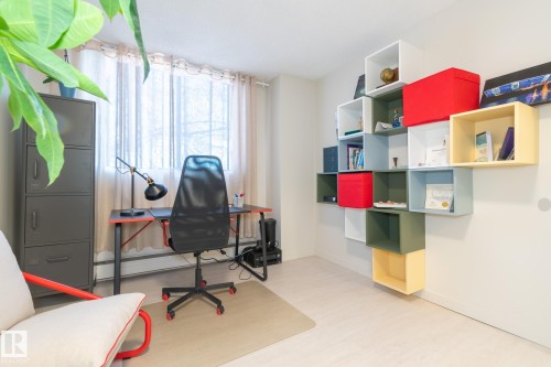 215 13910 Stony Plain Road, Edmonton, AB - Indoor Photo Showing Office
