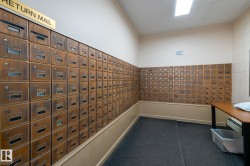 Surrounding community with mail area - 