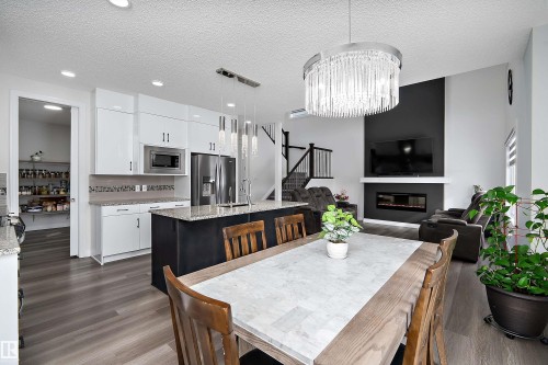 5211 23A Avenue, Edmonton, AB - Indoor Photo Showing Dining Room