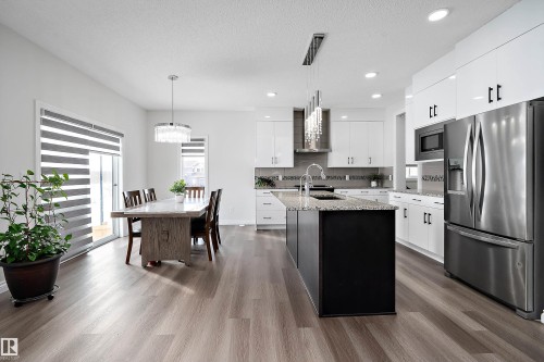 5211 23A Avenue, Edmonton, AB - Indoor