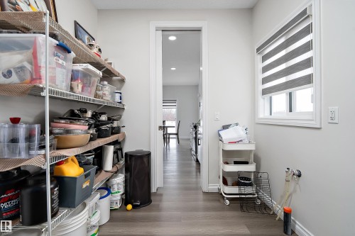 5211 23A Avenue, Edmonton, AB - Indoor